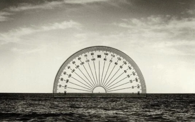 Fotografía y Pensamiento Crítico: El Valor de Chema Madoz para la Alfabetización Mediática