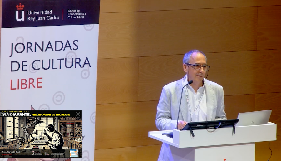 Manuel Gertrudix dando la conferencia